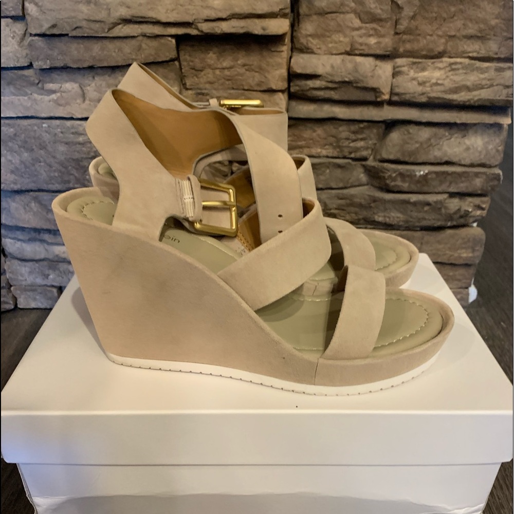 tan heels